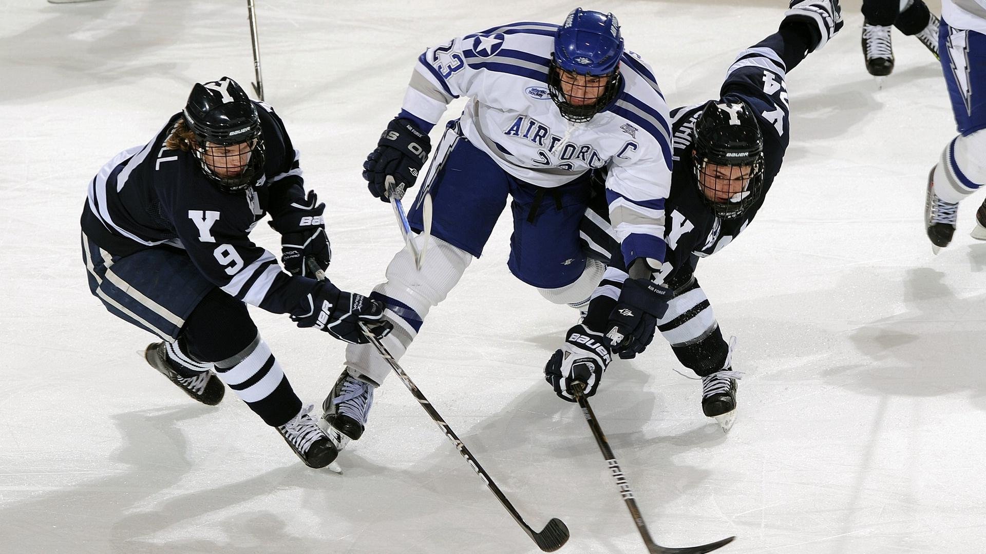 转播团队技术升级全程多角度跟拍呈现赛事全貌，转播团队组成